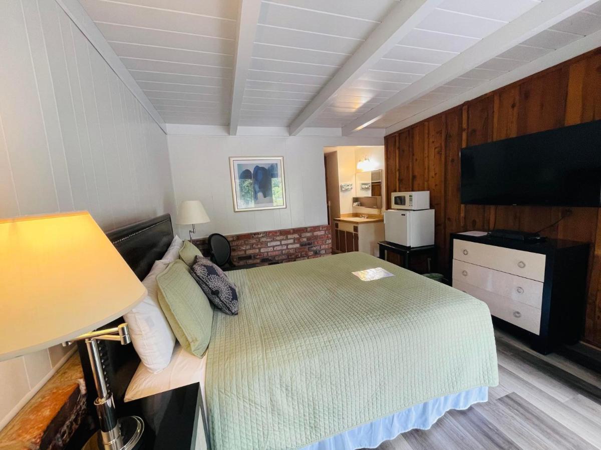 Riverfront Lodging Shady Cove Exterior foto