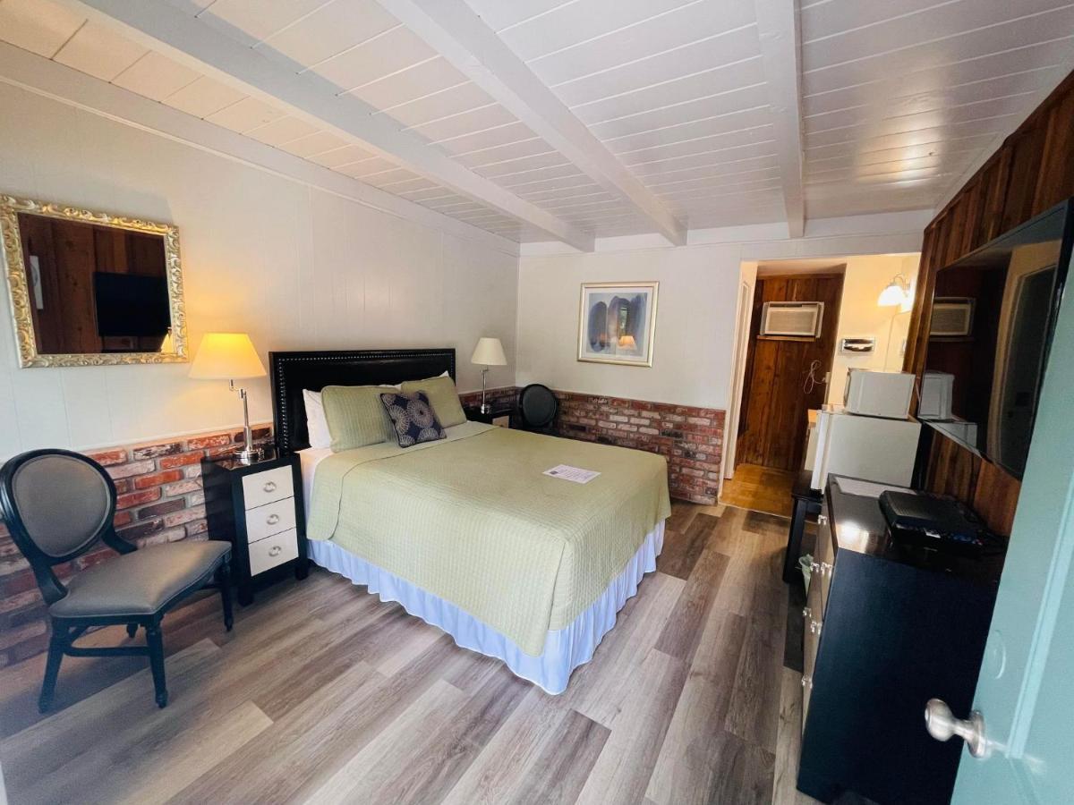 Riverfront Lodging Shady Cove Exterior foto